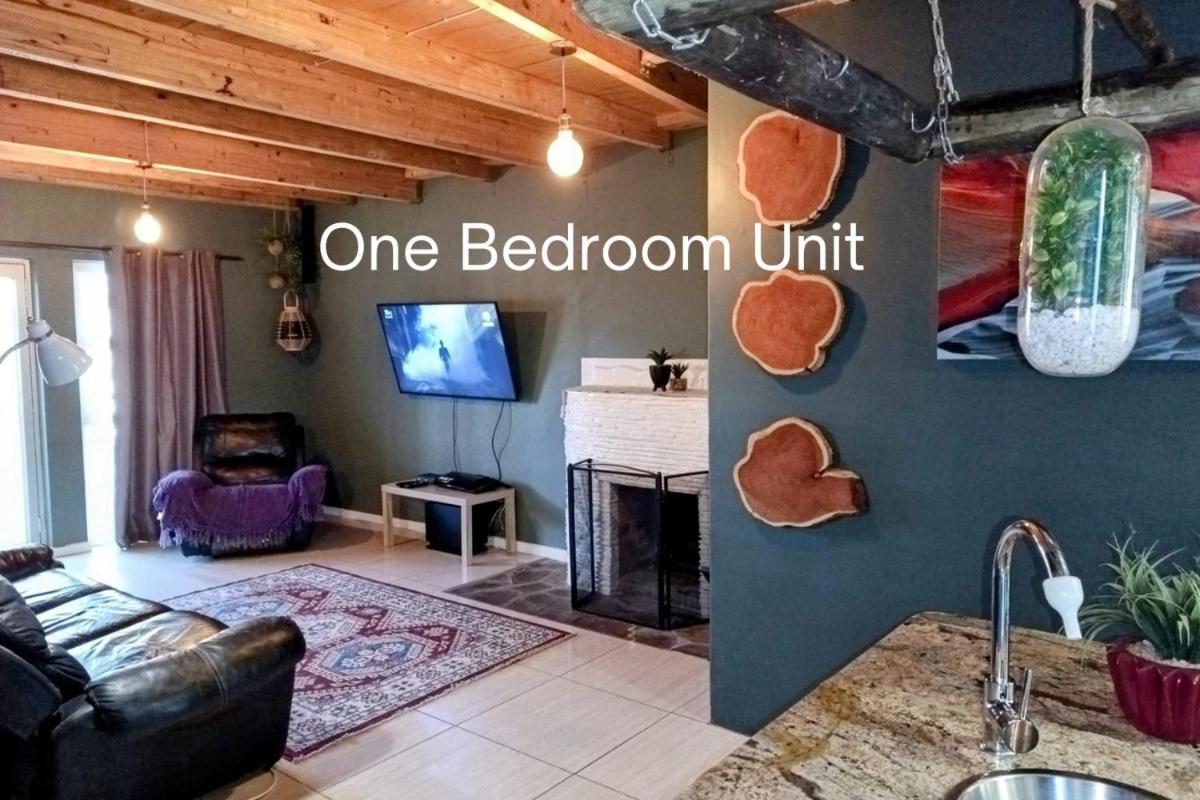 Bateleur Self Catering Cc Apartment Windhoek Bagian luar foto