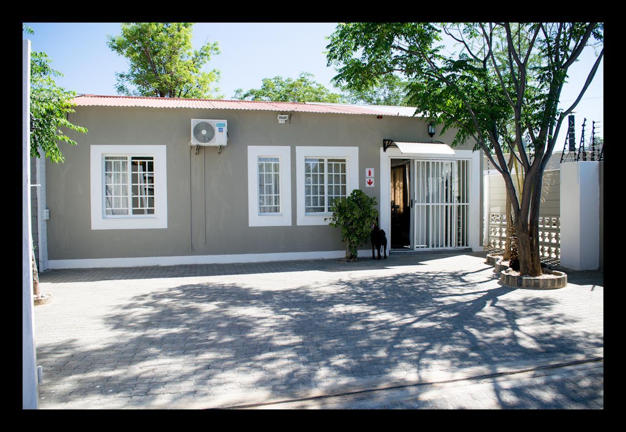 Bateleur Self Catering Cc Apartment Windhoek Bagian luar foto